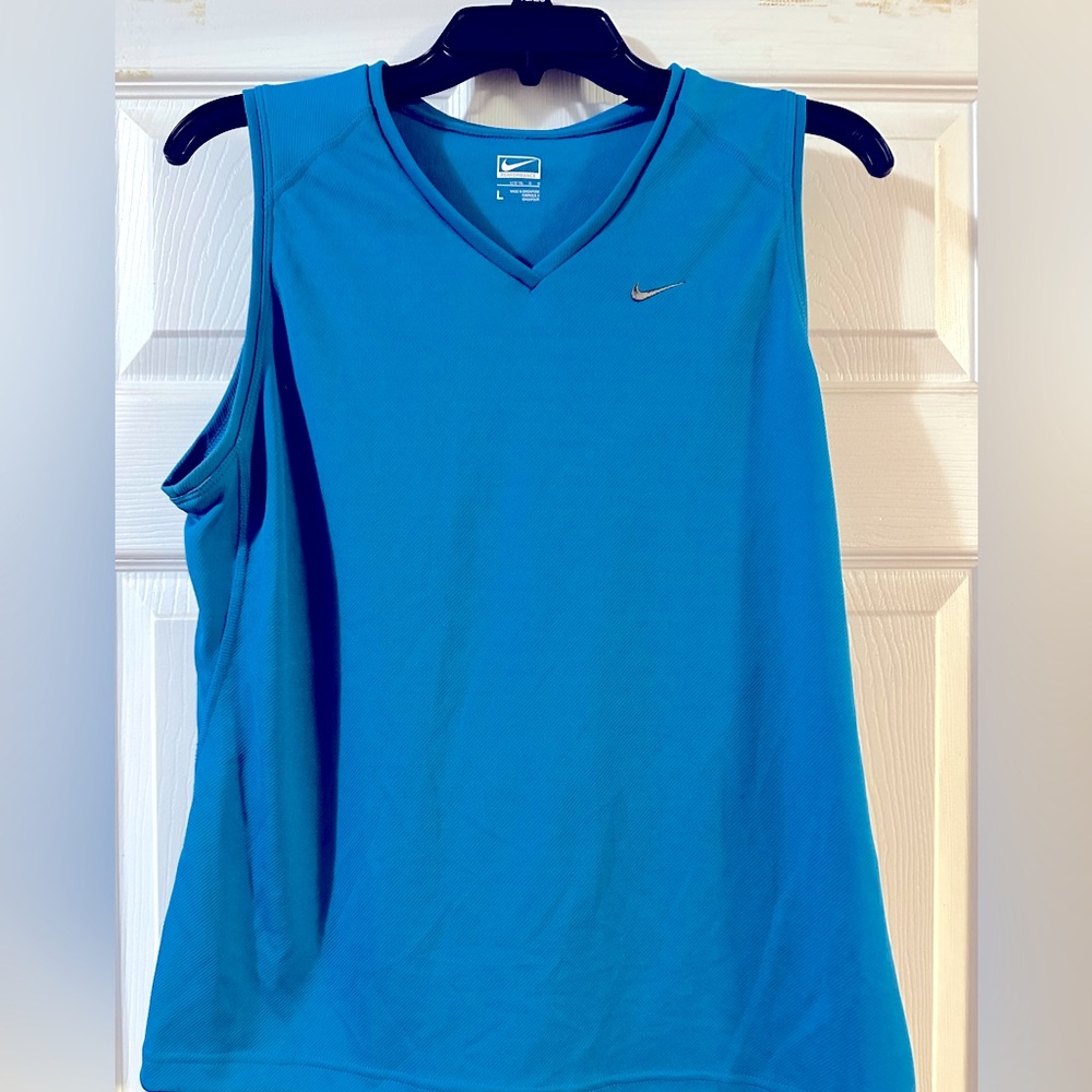 Love Nike? Never worn